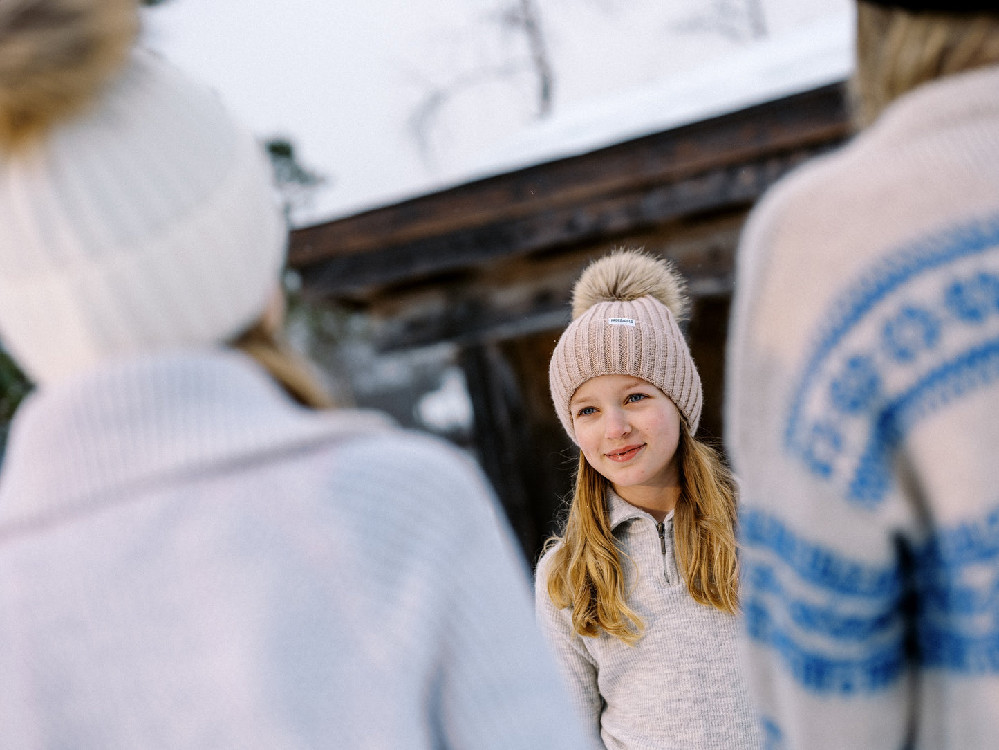 VILJA Super-soft classic knitted beanie with pom pom - Cream